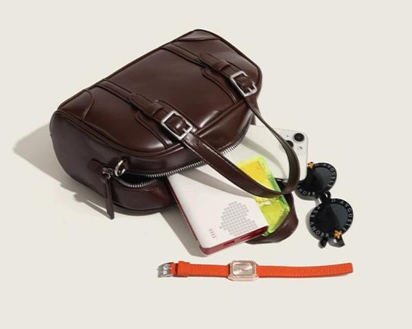 Retro handheld versatile crossbody bag