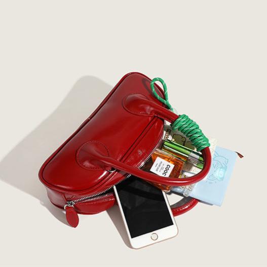 Cute and versatile handbag