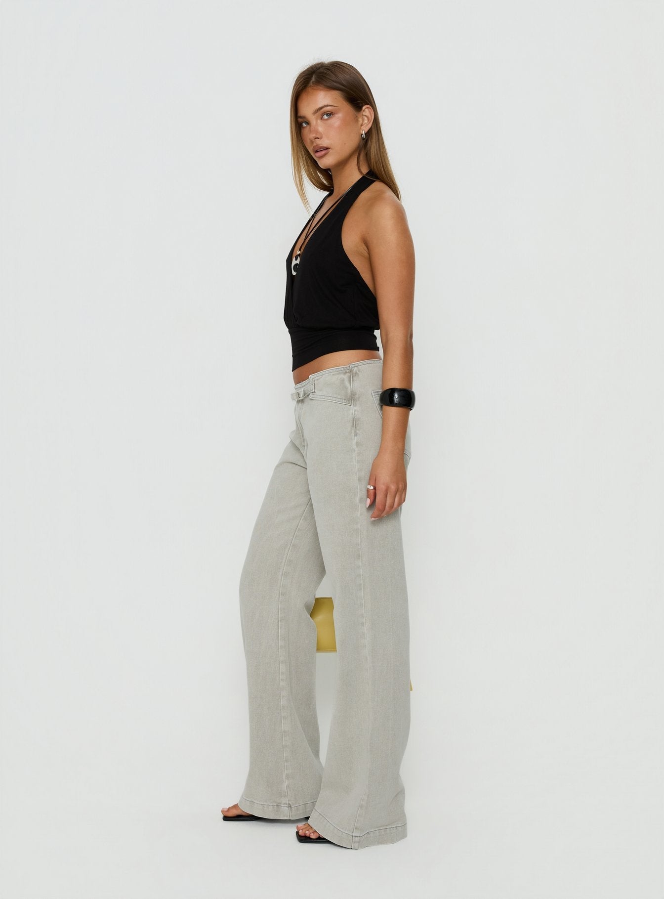 Mid Rise Bootleg Belted Jeans Desert Grey