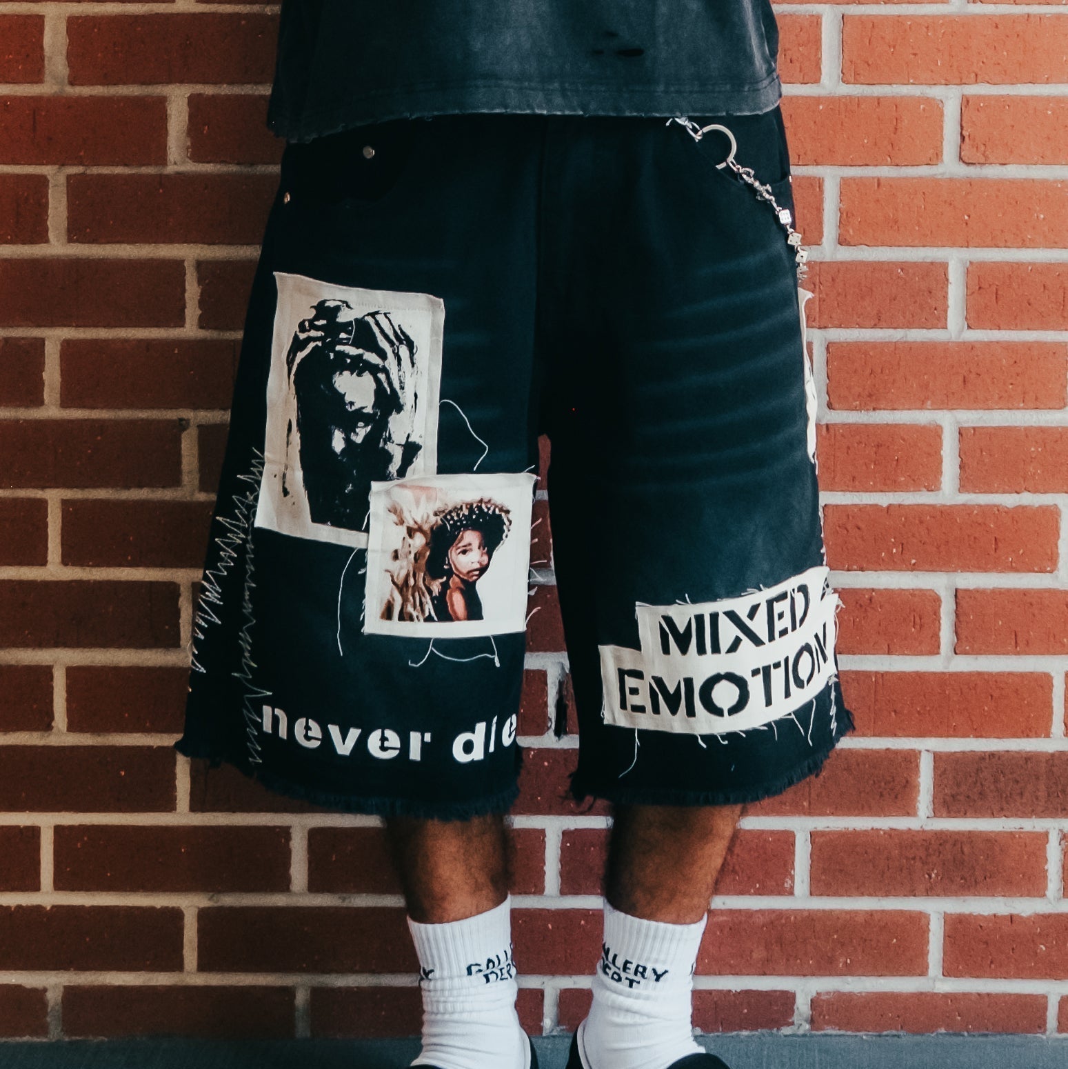 Mixed Emotions　Black “Chaos” Carpenter Shorts